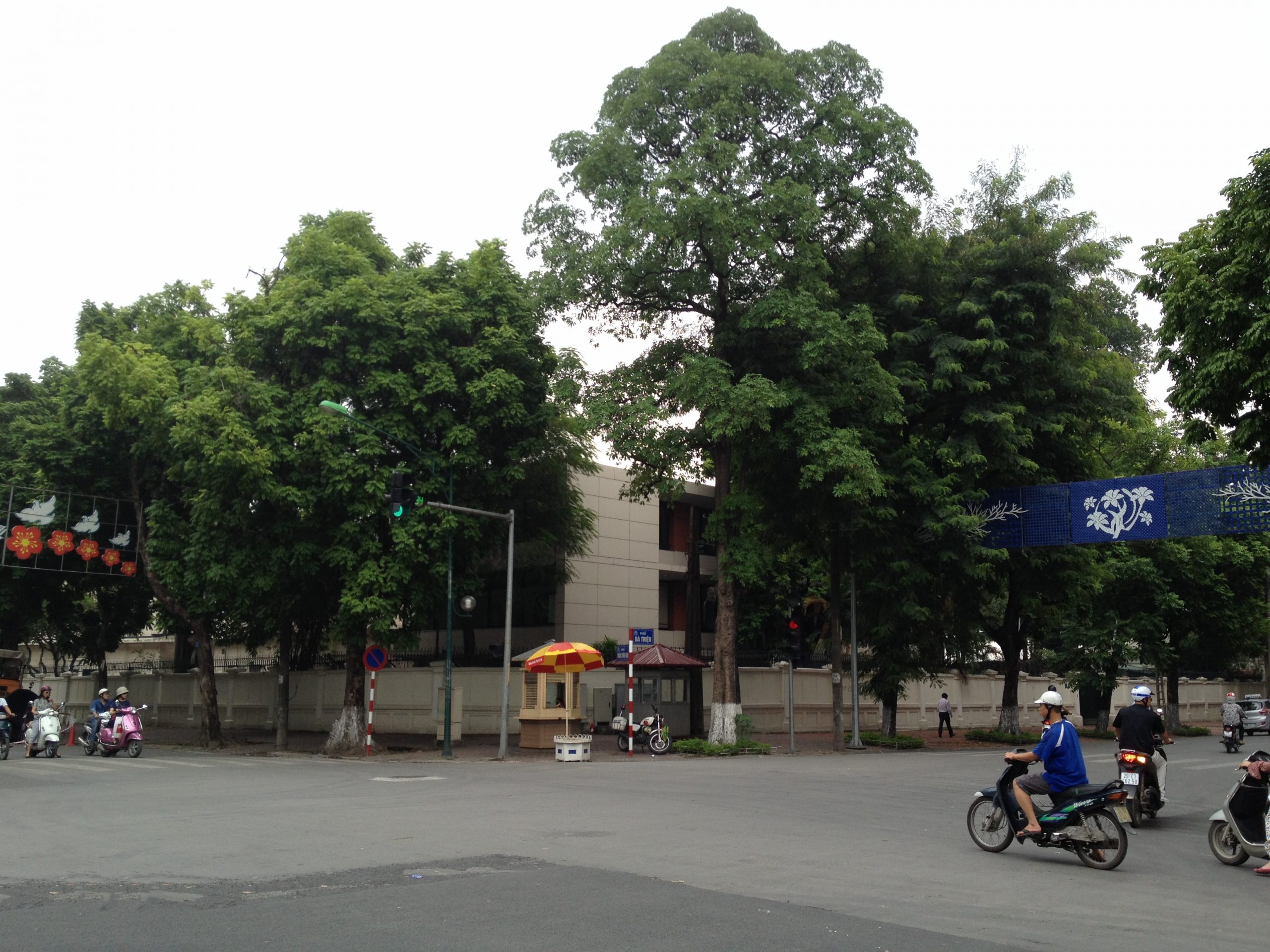 Ảnh thực tế: Đại sứ quán Pháp, 57 Trần Hưng Đạo, Hà Nội 001.jpg